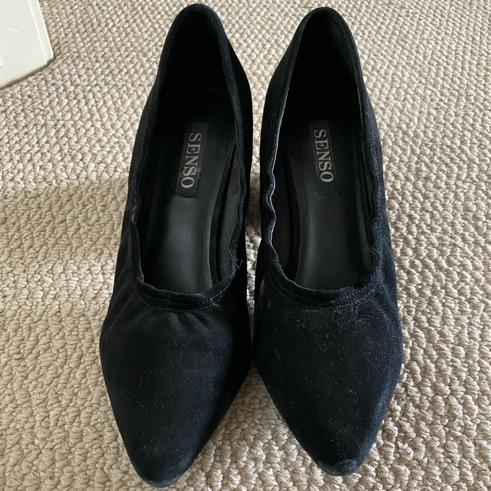 Senso black suede chunky pump size 38
